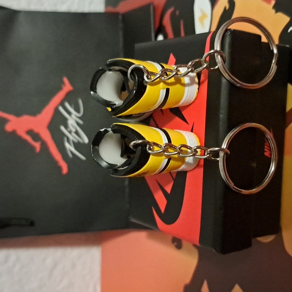 Keychain - Picture 4 of 4